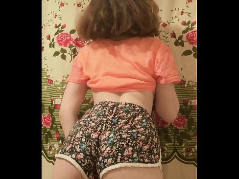 ❤️ Seksi mlada bejba se pred kamero sleče s kratkih hlač ️❌ Fuck video pri nas